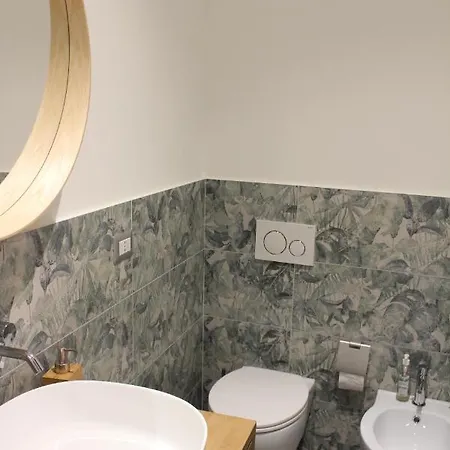 15 Street Studio Apartment *