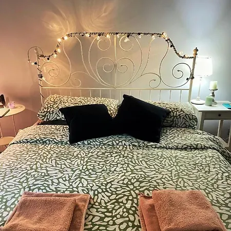 15 Street Studio Apartment *